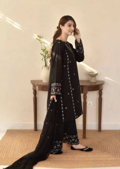 Bareen embroidered festive suit by Tehzeeb Libas (view 3)