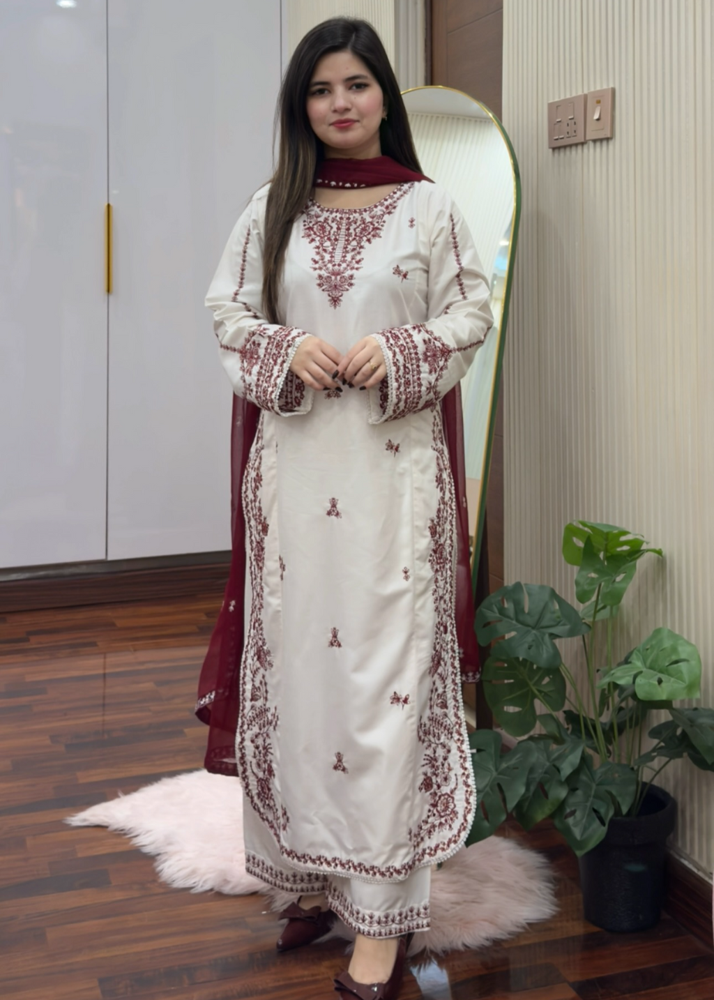 Snow embroidered 3-piece festive suit by Tehzeeb Libas (view 3)