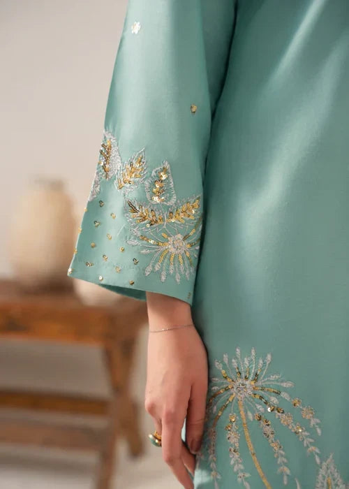 Zarnaab embroidered 3-piece festive suit by Tehzeeb Libas (view 4)