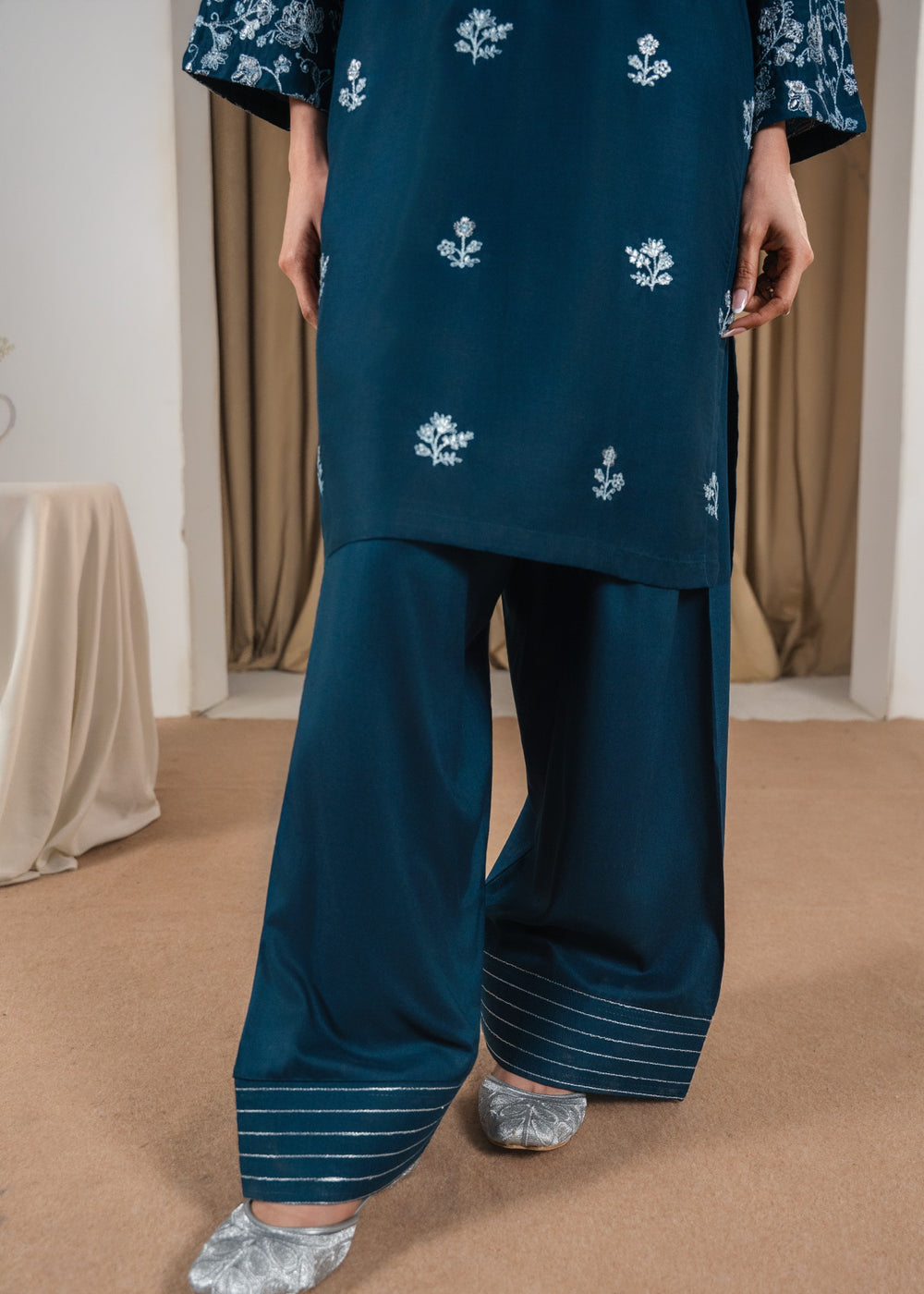 Fari embroidered 3-piece festive suit by Tehzeeb Libas (view 3)
