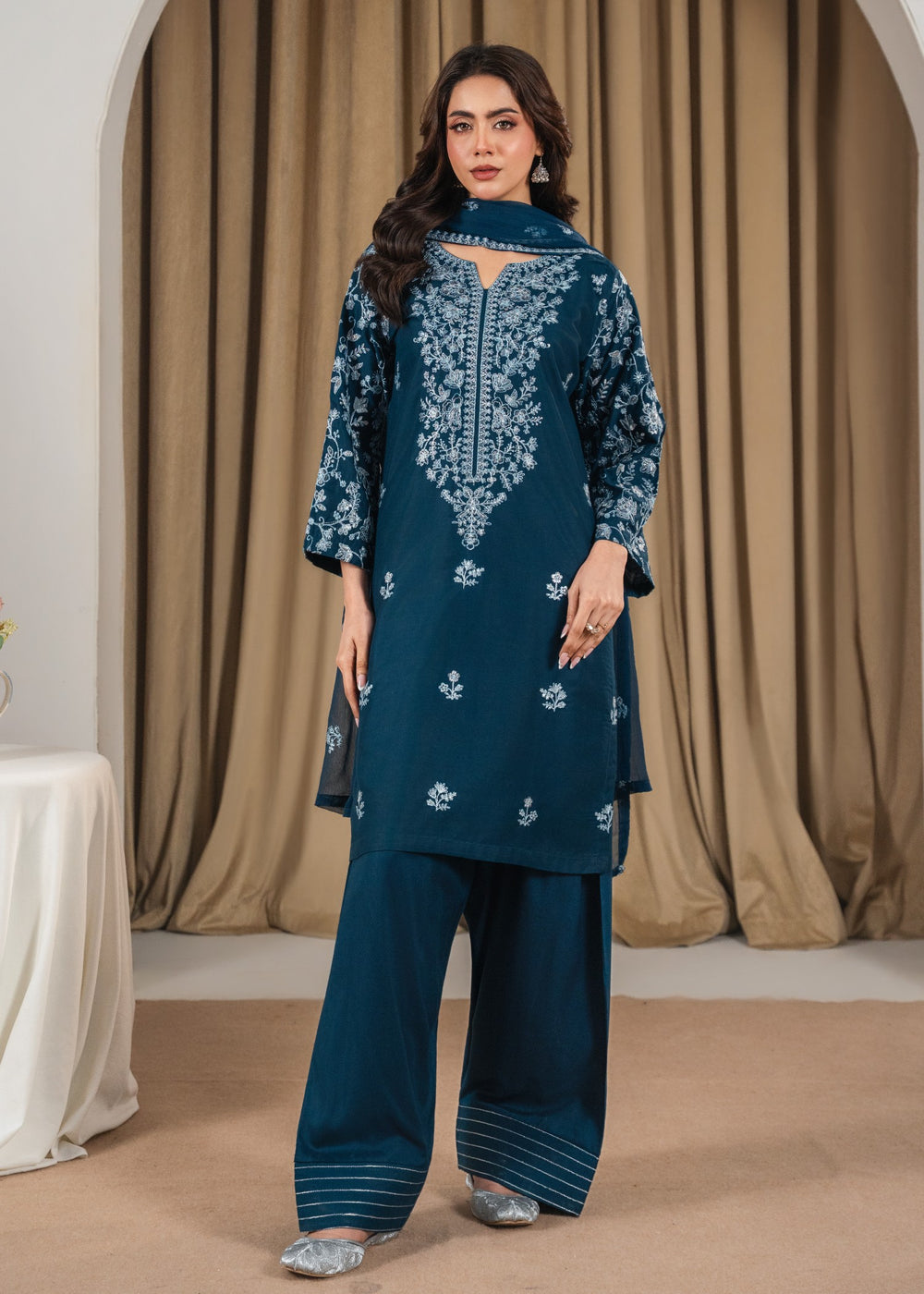 Fari embroidered 3-piece festive suit by Tehzeeb Libas