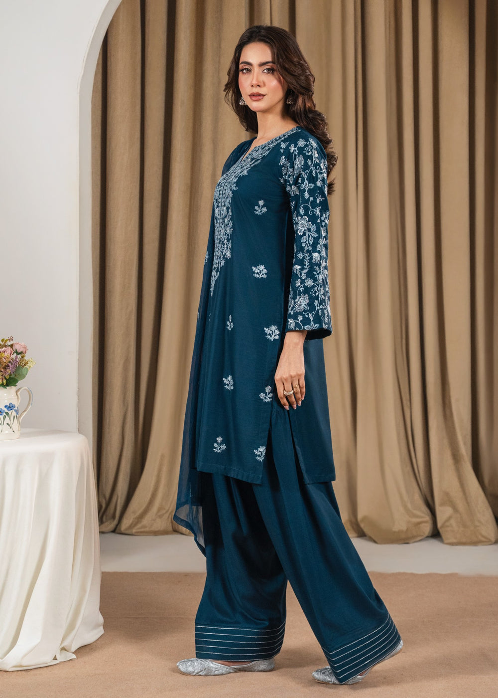 Fari embroidered 3-piece festive suit by Tehzeeb Libas (view 5)