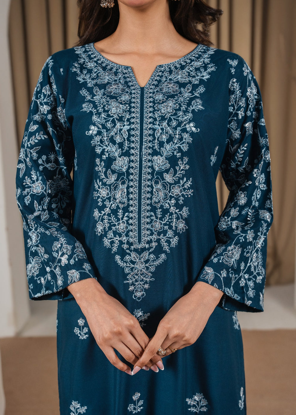 Fari embroidered 3-piece festive suit by Tehzeeb Libas (view 7)