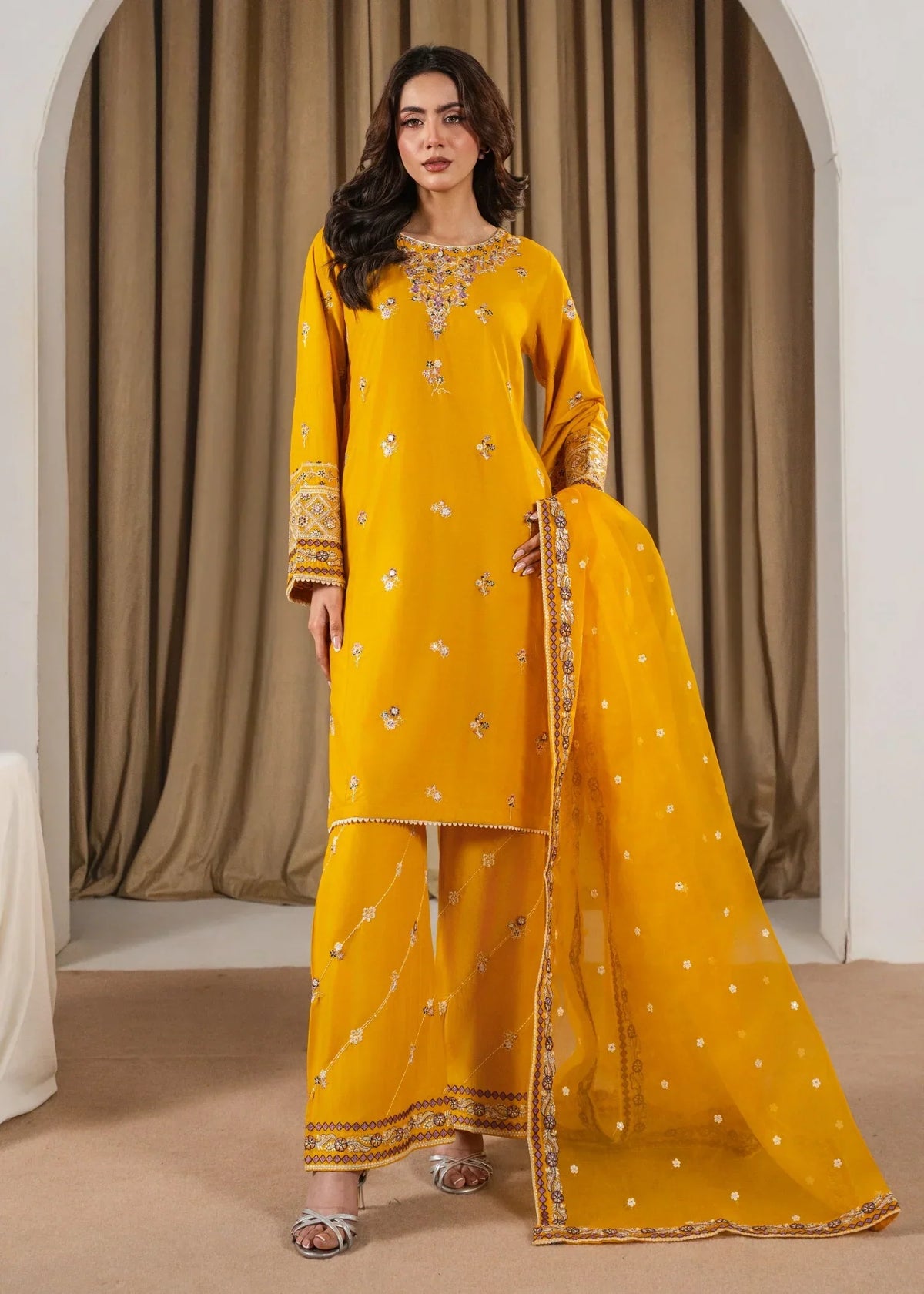 Preet embroidered 3-piece festive suit by Tehzeeb Libas
