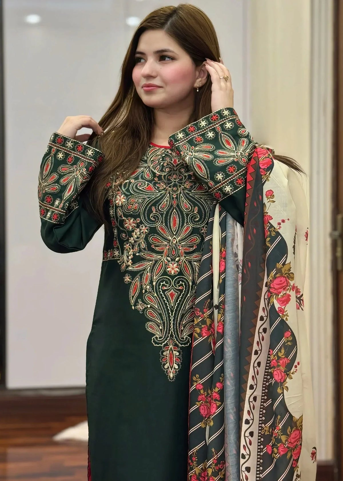 Dinaar embroidered 3-piece suit by Tehzeeb Libas (view 5)