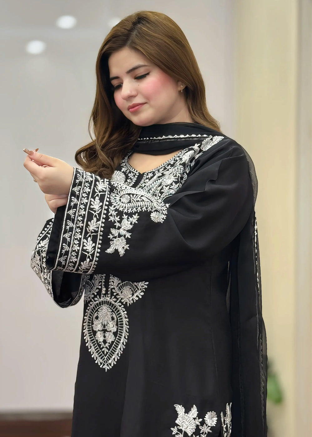 Sapphire Black embroidered 3-piece suit by Tehzeeb Libas (view 3)