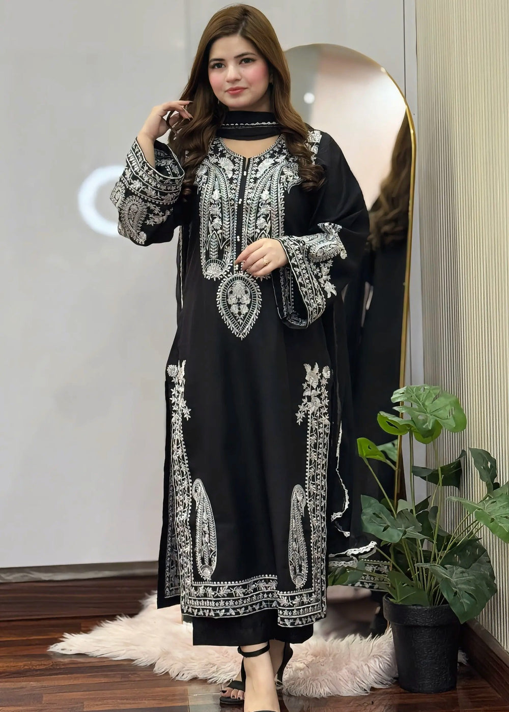 Sapphire Black embroidered 3-piece suit by Tehzeeb Libas (view 2)