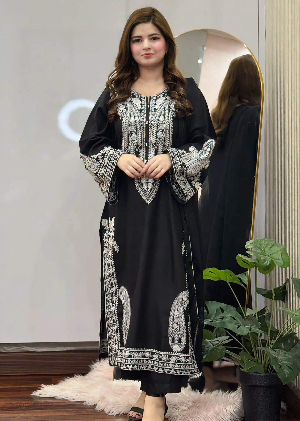 Sapphire Black embroidered 3-piece suit by Tehzeeb Libas