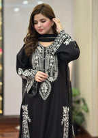 Sapphire Black embroidered 3-piece suit by Tehzeeb Libas (view 8)