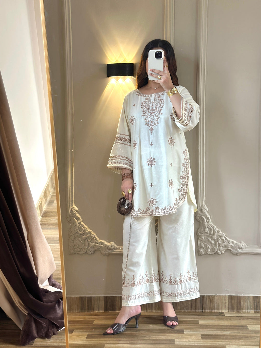 CREAM VILLA