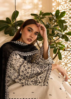 Arfa embroidered 3-piece suit by Tehzeeb Libas (view 5)