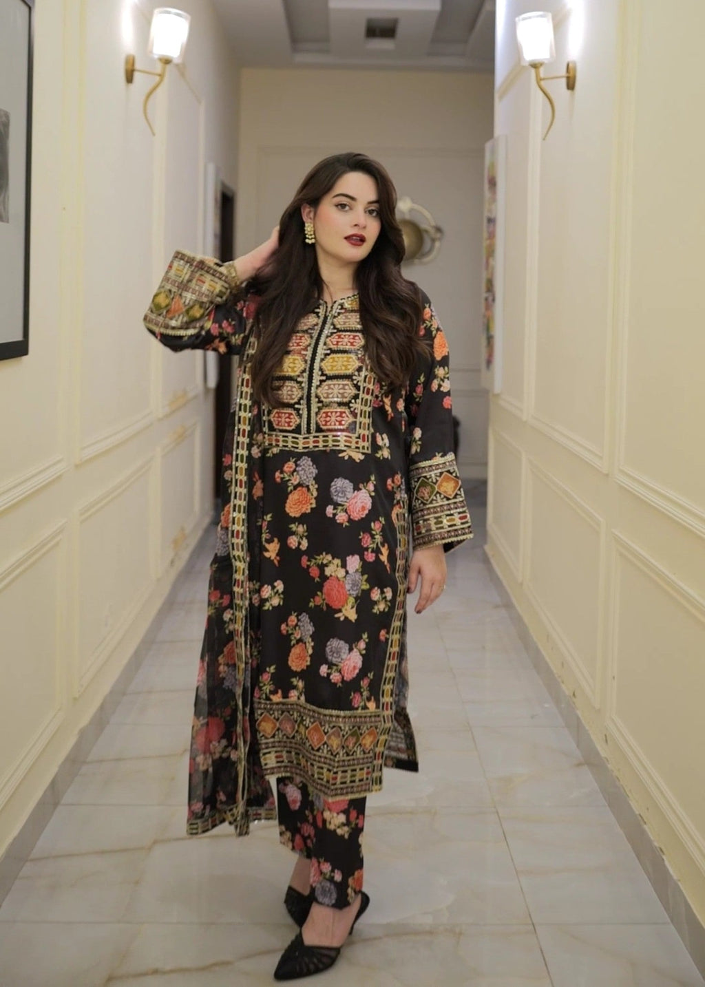 Chandni embroidered 3-piece festive suit by Tehzeeb Libas (view 2)