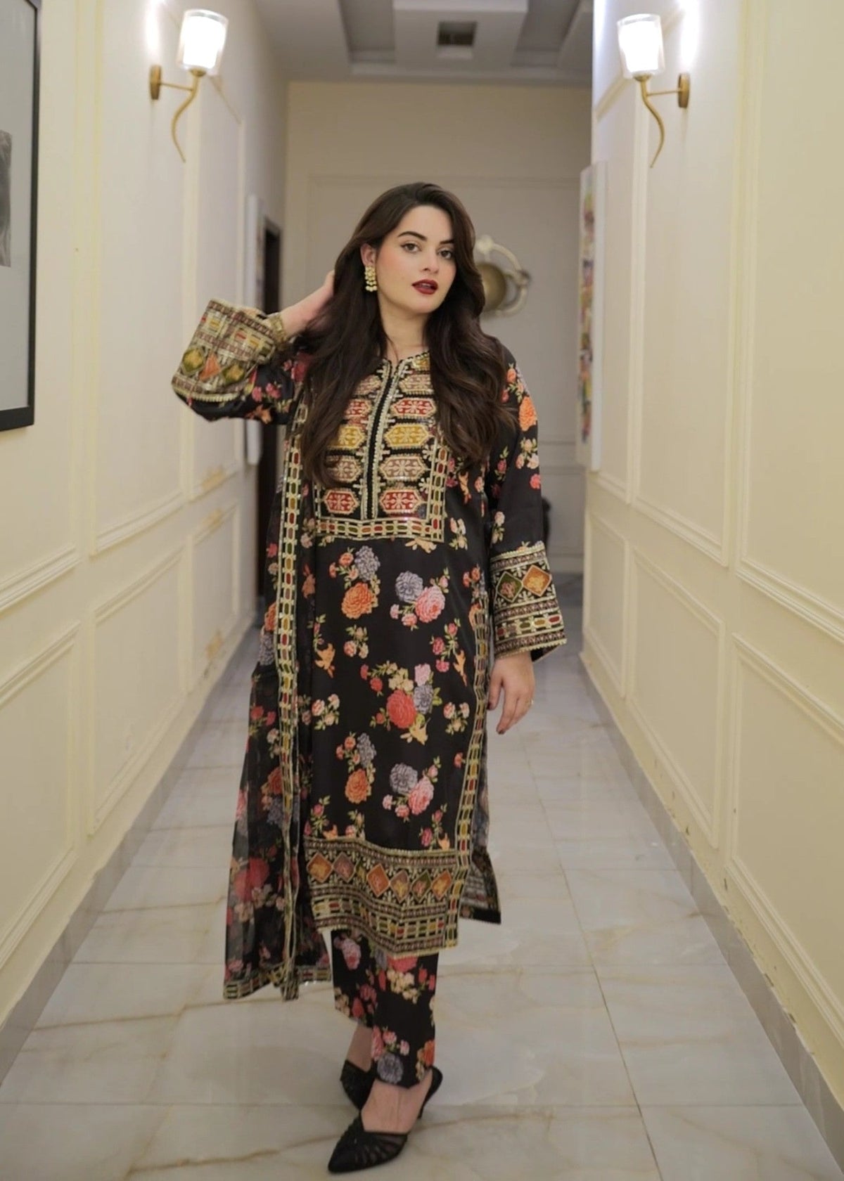 Chandni embroidered 3-piece festive suit by Tehzeeb Libas (view 2)