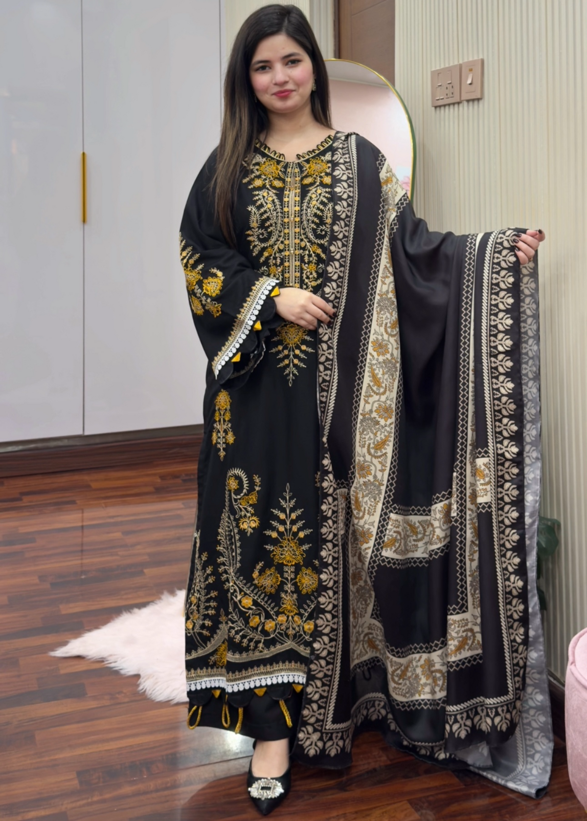 Payal embroidered 3-piece suit with dupatta by Tehzeeb Libas