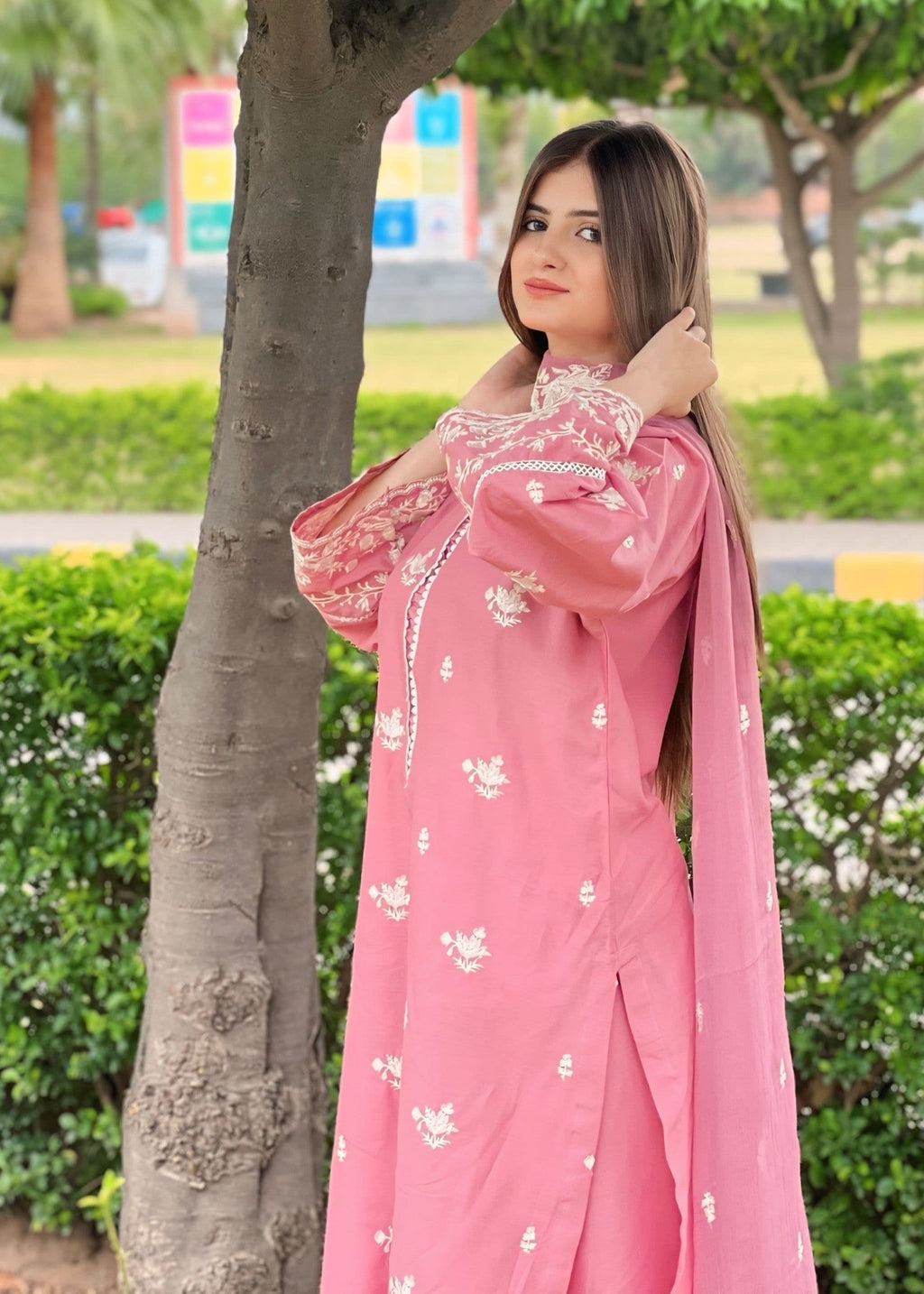 Nazneen lawn 3-piece suit by Tehzeeb Libas (view 3)
