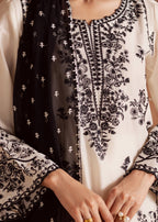 White Pearl embroidered 3-piece suit by Tehzeeb Libas (view 4)