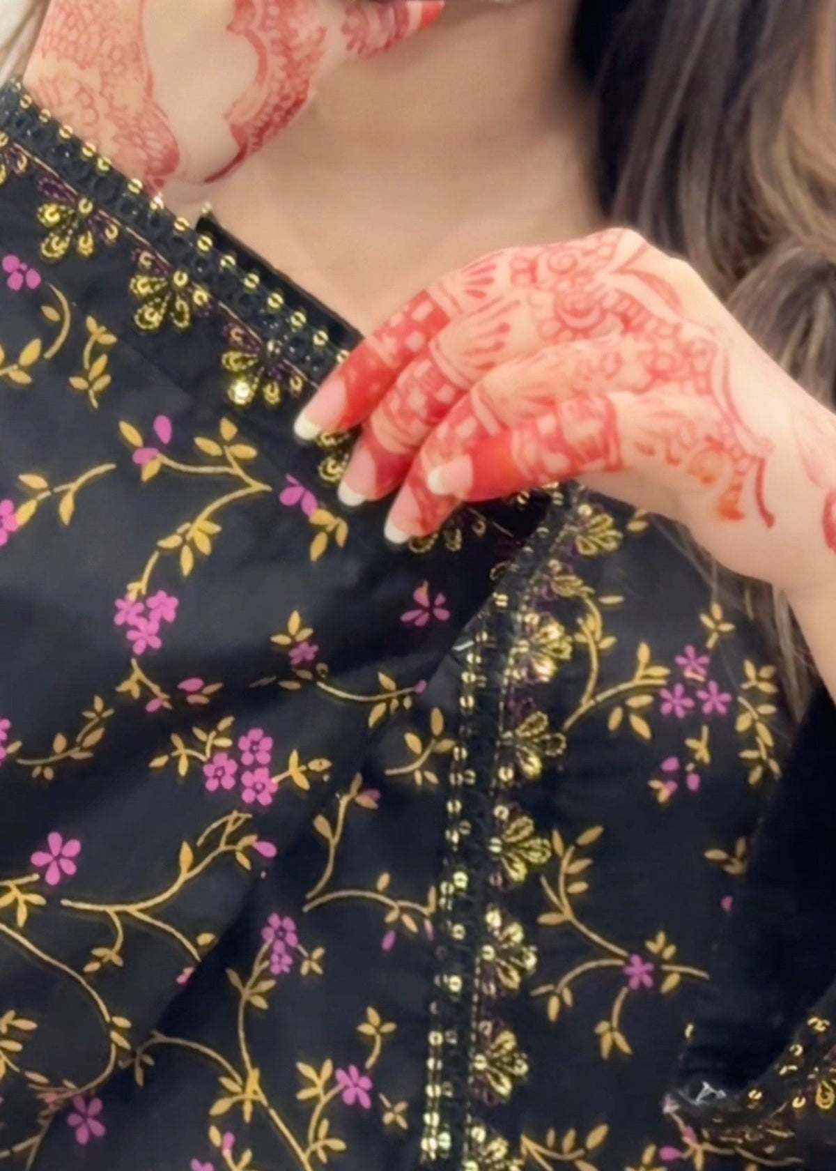 Multi Flower Gold embroidered 2-piece suit by Tehzeeb Libas (view 5)