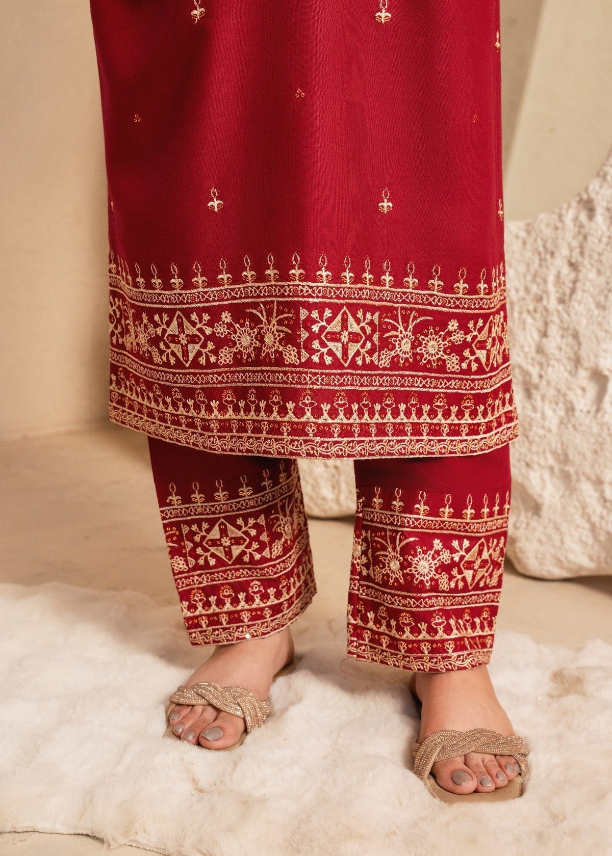 Zareen embroidered 3-piece festive suit by Tehzeeb Libas (view 5)